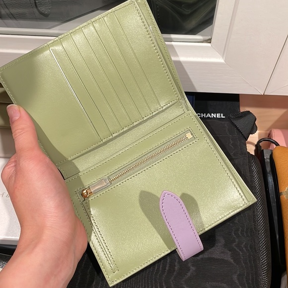 ❤️‍🔥FLASH SALE❤️‍🔥 NWT Celine Multi Color Medium Wallet Sage Lilas - Picture 4 of 5